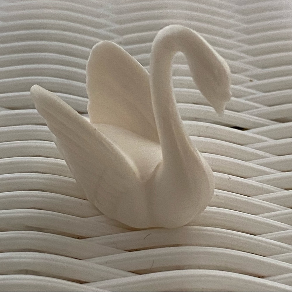 Set of 25 Off White Miniature Swan Decorations, Weddings, Party Supplies NWOT